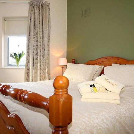 Willow Lodge Westport Room photo