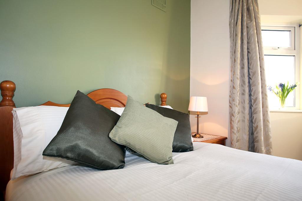 Willow Lodge Westport Room photo