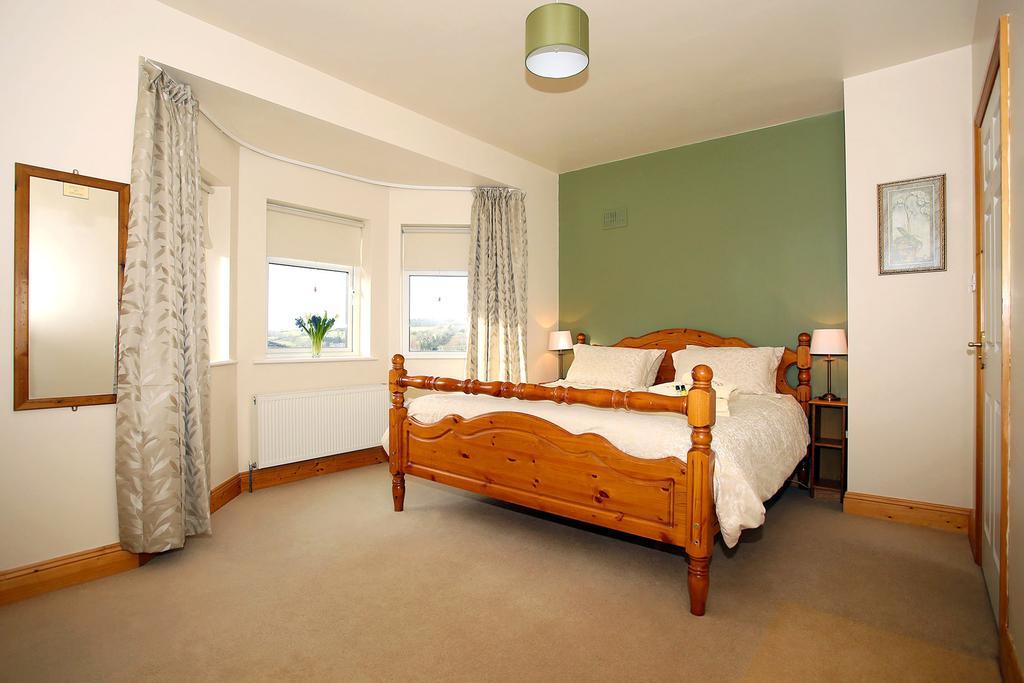 Willow Lodge Westport Room photo