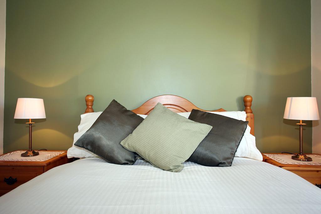 Willow Lodge Westport Room photo